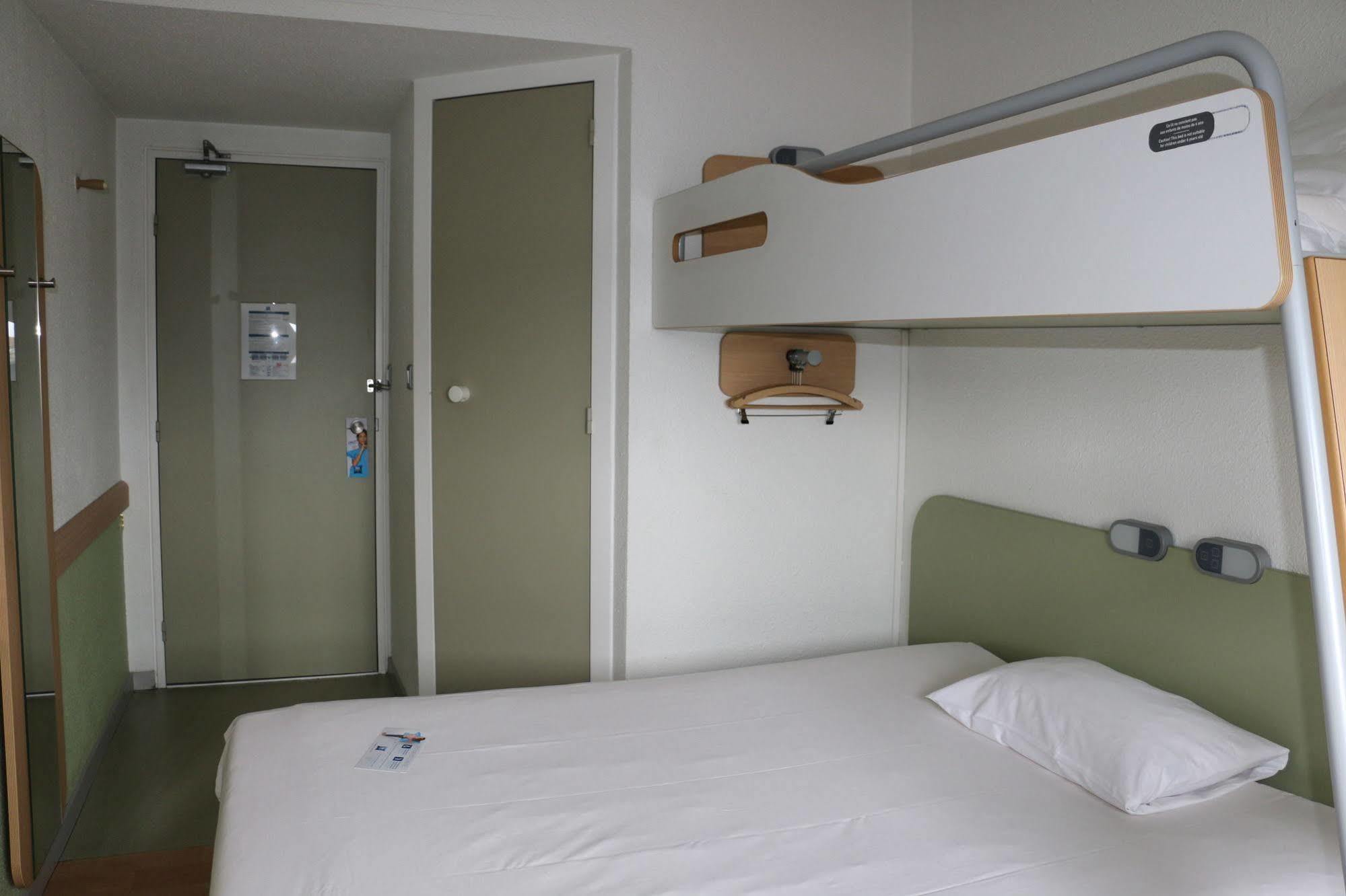 ไอบิส บัดเจ็ต แซร์กี้ ปิแยร์แล Hotel ปิแอร์เลย์ ภายนอก รูปภาพ