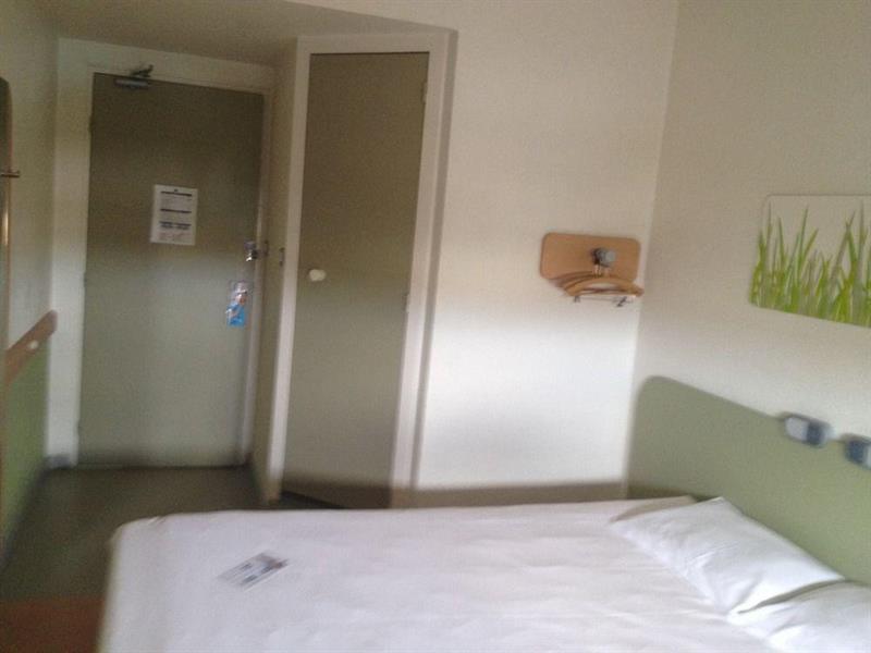 ไอบิส บัดเจ็ต แซร์กี้ ปิแยร์แล Hotel ปิแอร์เลย์ ภายนอก รูปภาพ